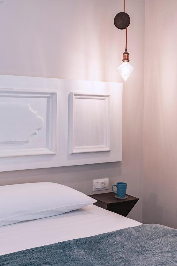 Hotel La Smorfia Neapol Zewnętrze zdjęcie
