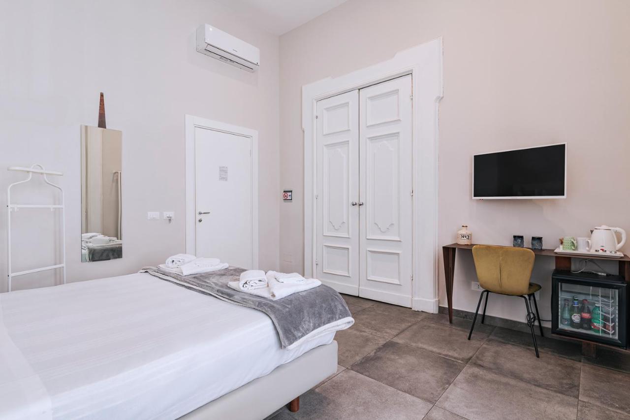 Hotel La Smorfia Neapol Zewnętrze zdjęcie